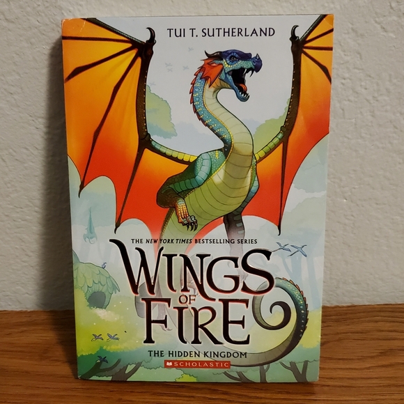 Bundle of 3 Scholastics "Wings of Fire" books. In very good used condition. - Picture 12 of 16